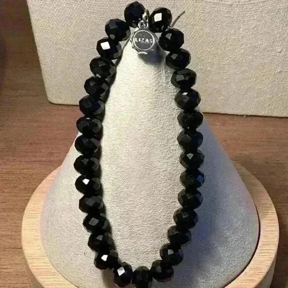 Black Faceted Black Beads Stretch Bracelet - Picture 1 of 4